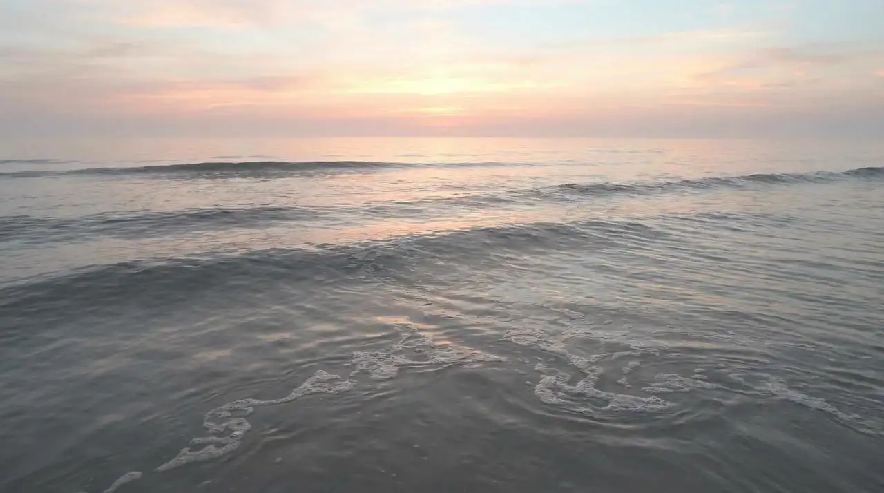 Unique Gray Wallpapers That Fit Any Style